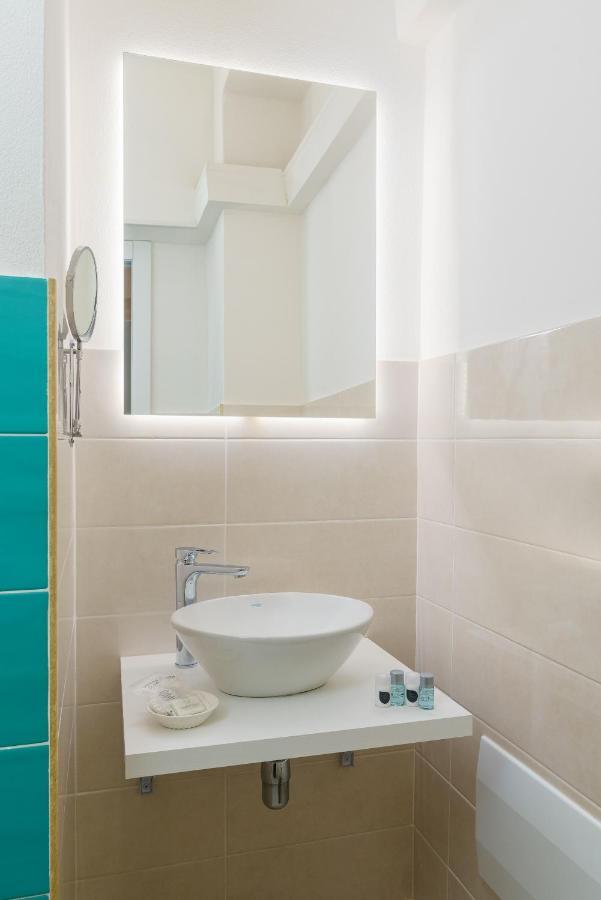 Atena Rooms Кальярі Екстер'єр фото